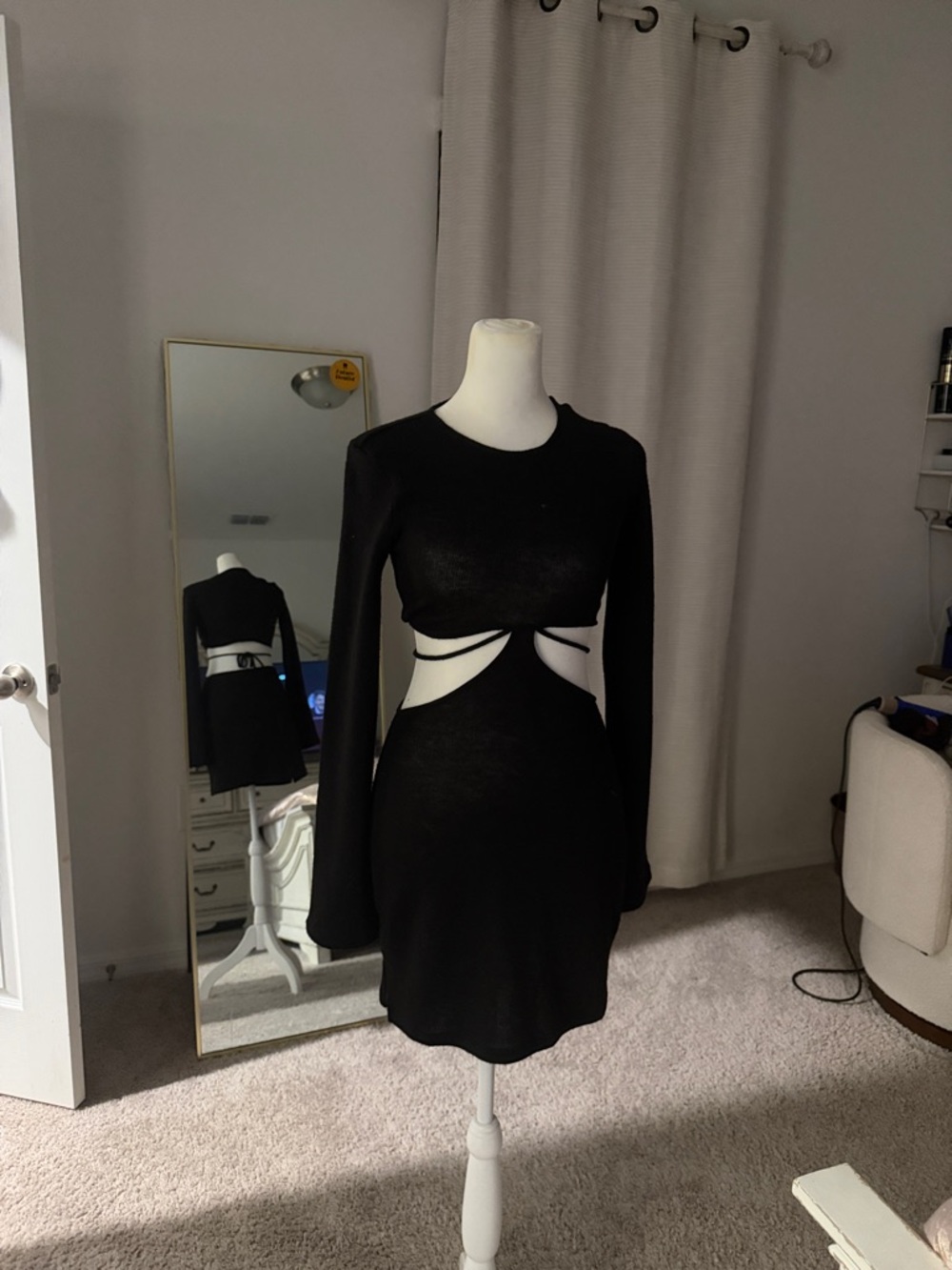 Black Cutout Long-Sleeve Bodycon Dress